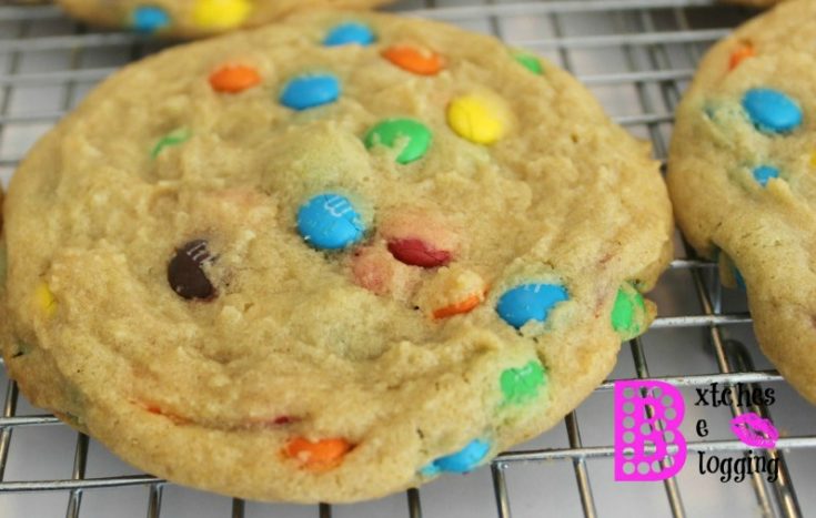 M & M Cookies | Recipe on www.bxtchesbeblogging.com